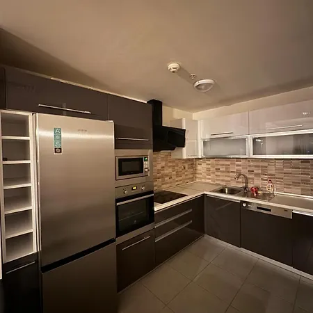 Sky Divali Apartment *